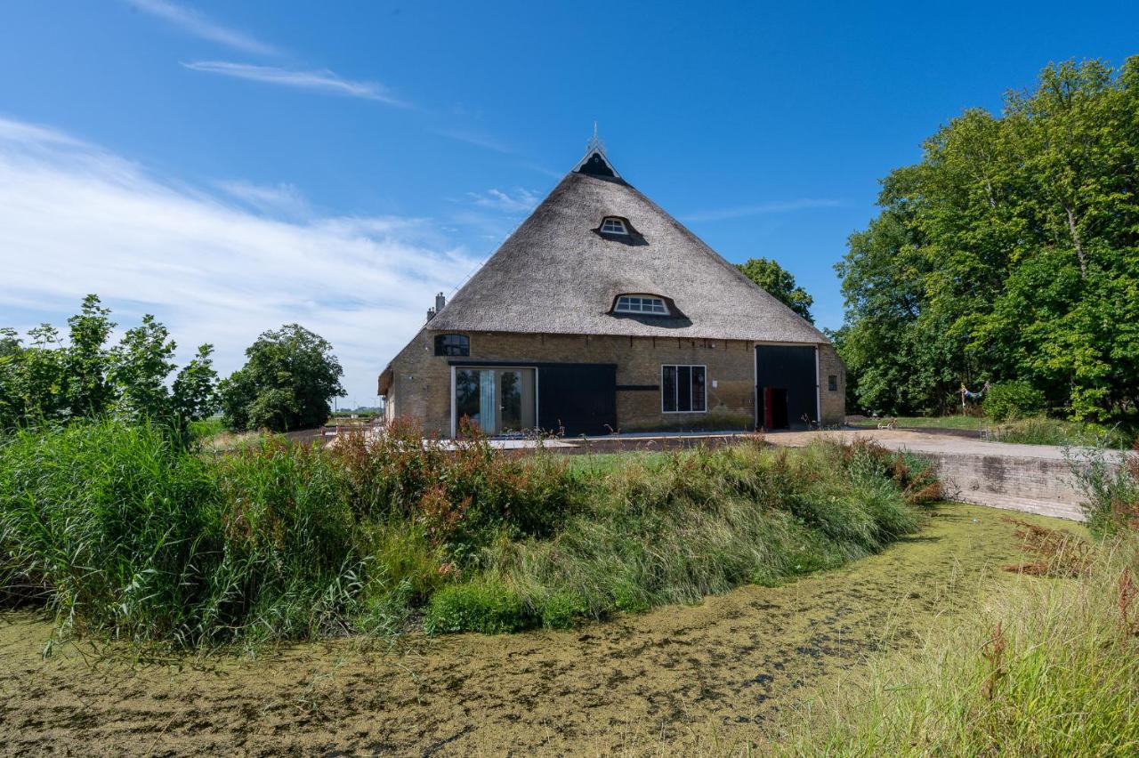 Appartement De Dageraad In Monumentale Boerderij Kimswerd Экстерьер фото