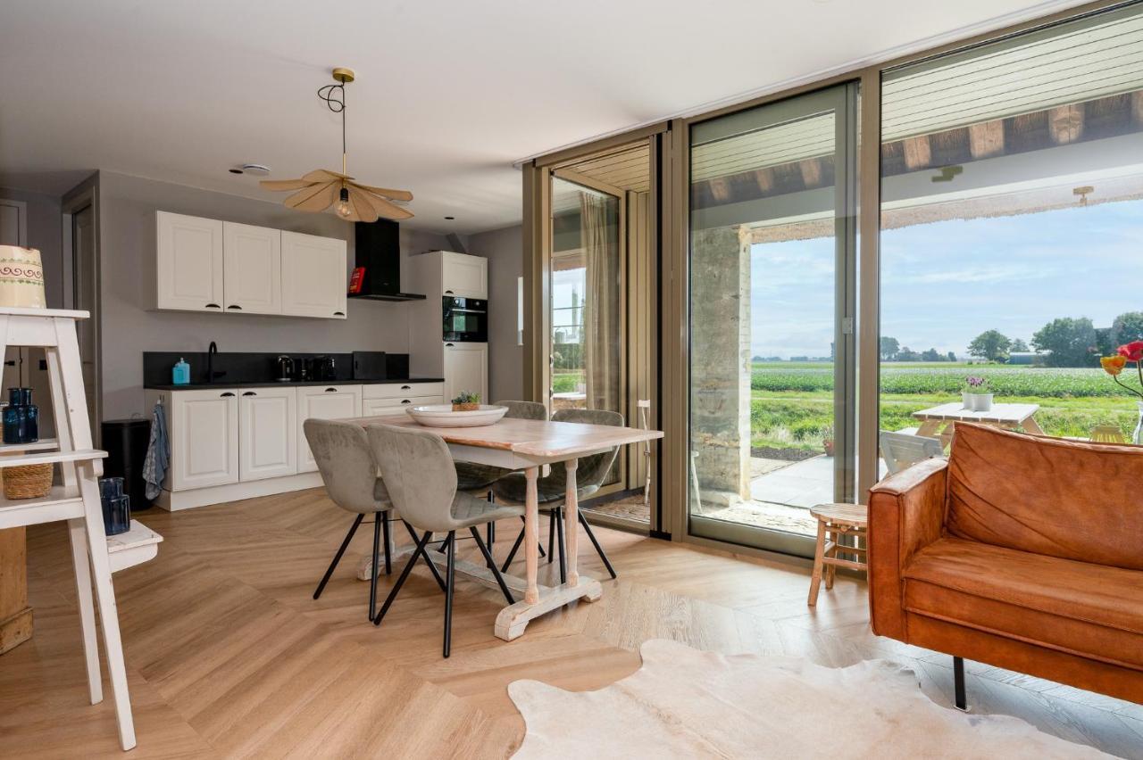 Appartement De Dageraad In Monumentale Boerderij Kimswerd Экстерьер фото