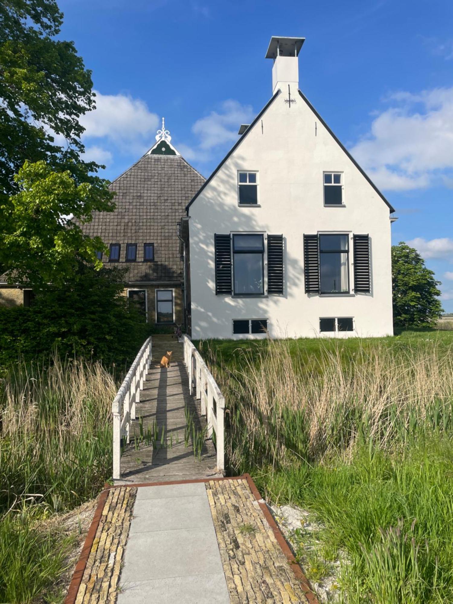 Appartement De Dageraad In Monumentale Boerderij Kimswerd Экстерьер фото