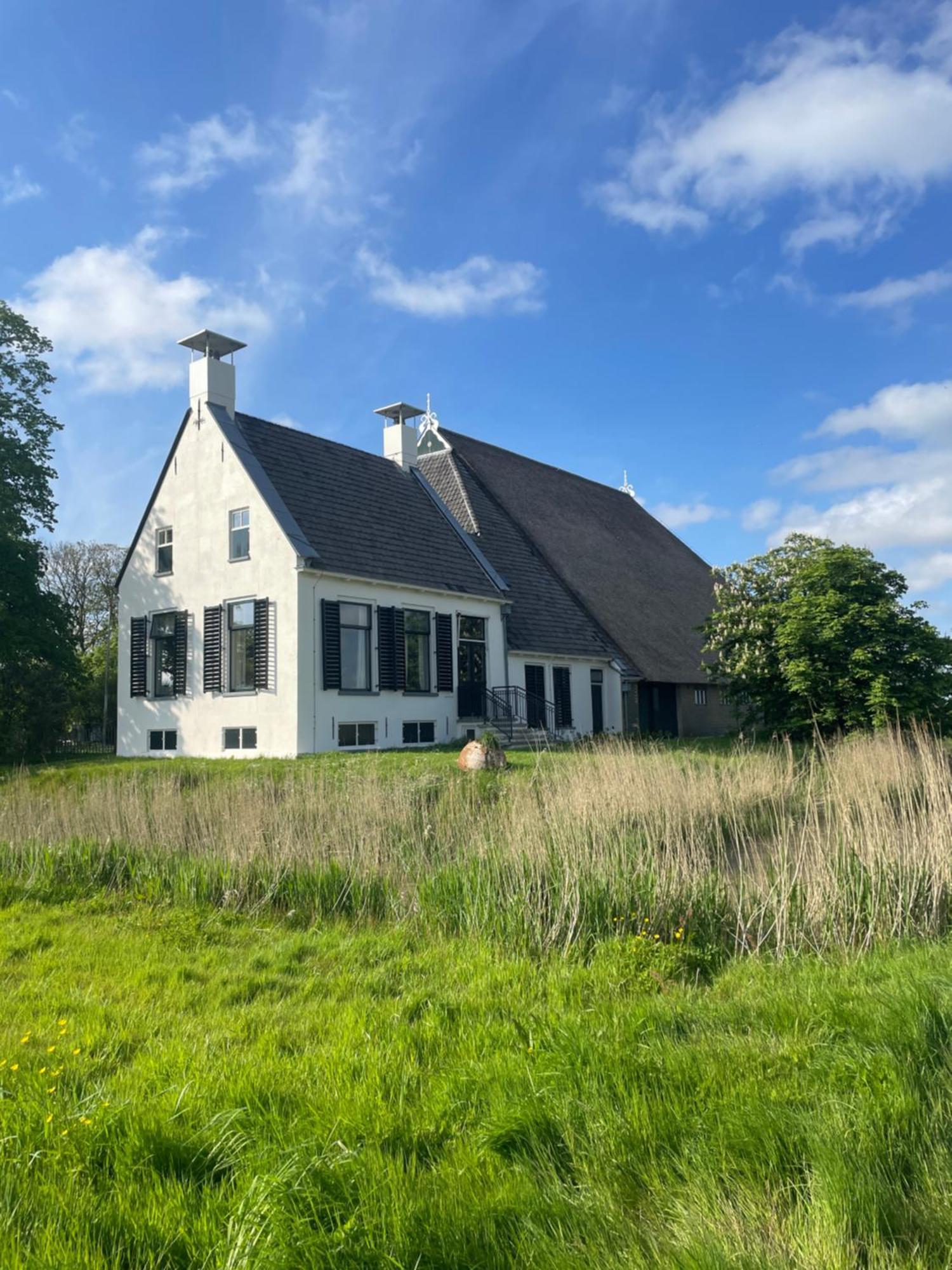 Appartement De Dageraad In Monumentale Boerderij Kimswerd Экстерьер фото